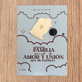 Pin metálico de la Sagrada Familia  – diseño moderno e infantil en estilo católico